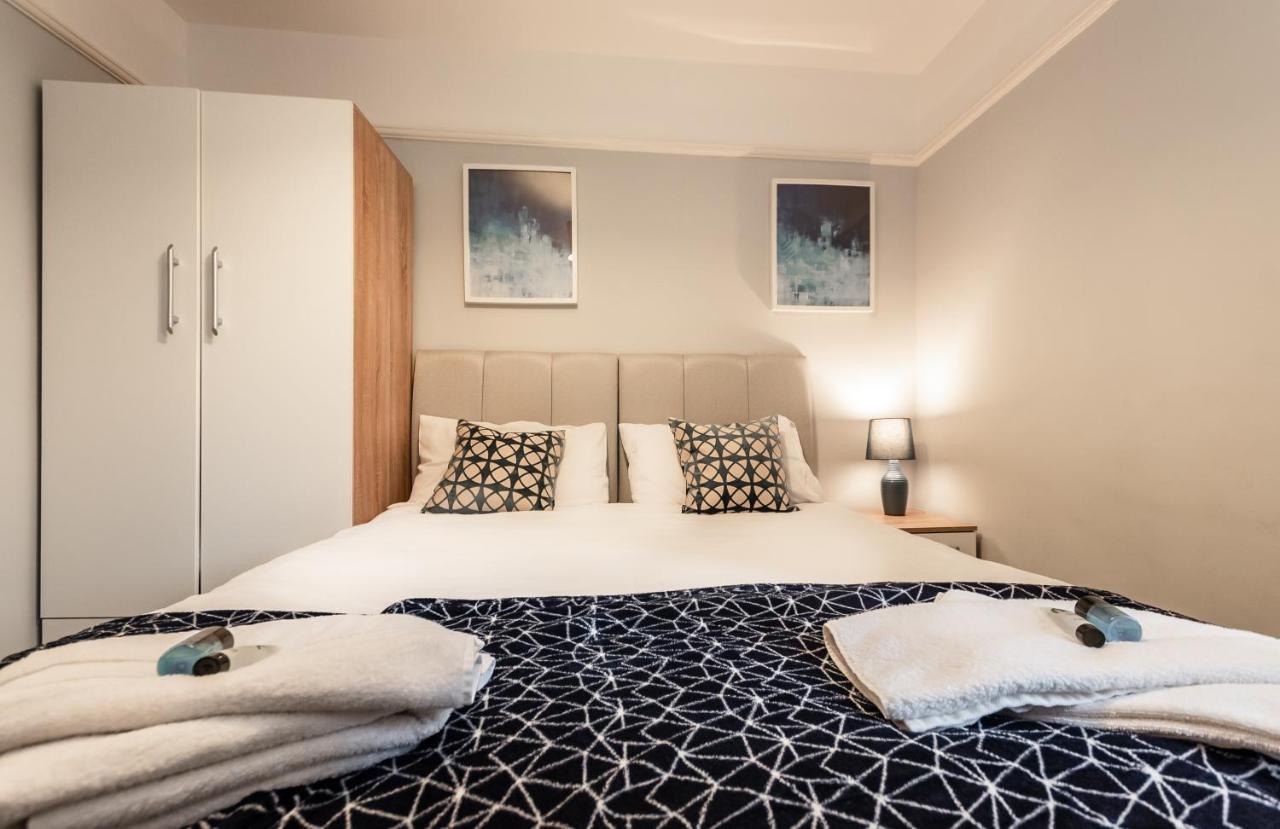 Best Price! Perfect Gunwharf Accommodation - 5 Single Beds Or Kingsize Free Parking พอร์ตสมัธ ภายนอก รูปภาพ