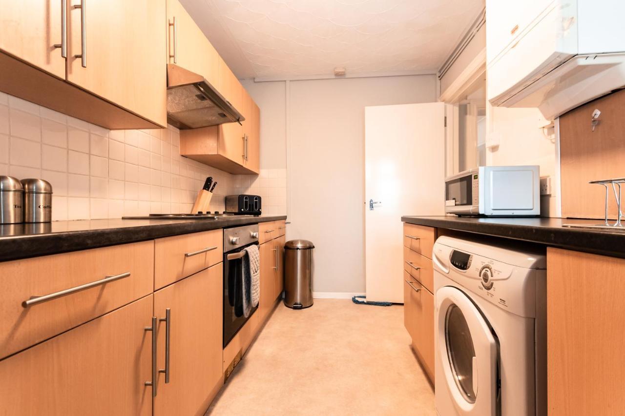 Best Price! Perfect Gunwharf Accommodation - 5 Single Beds Or Kingsize Free Parking พอร์ตสมัธ ภายนอก รูปภาพ