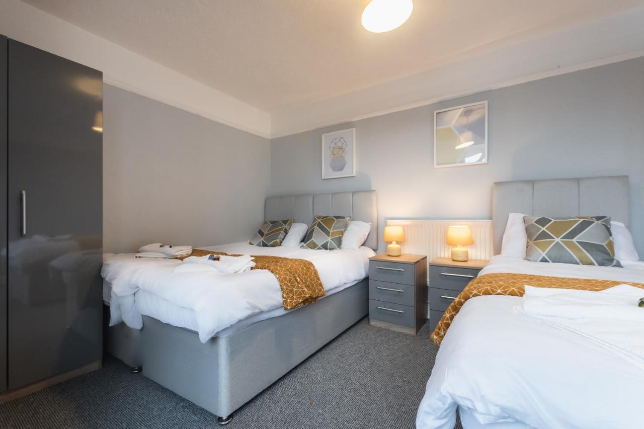 Best Price! Perfect Gunwharf Accommodation - 5 Single Beds Or Kingsize Free Parking พอร์ตสมัธ ภายนอก รูปภาพ