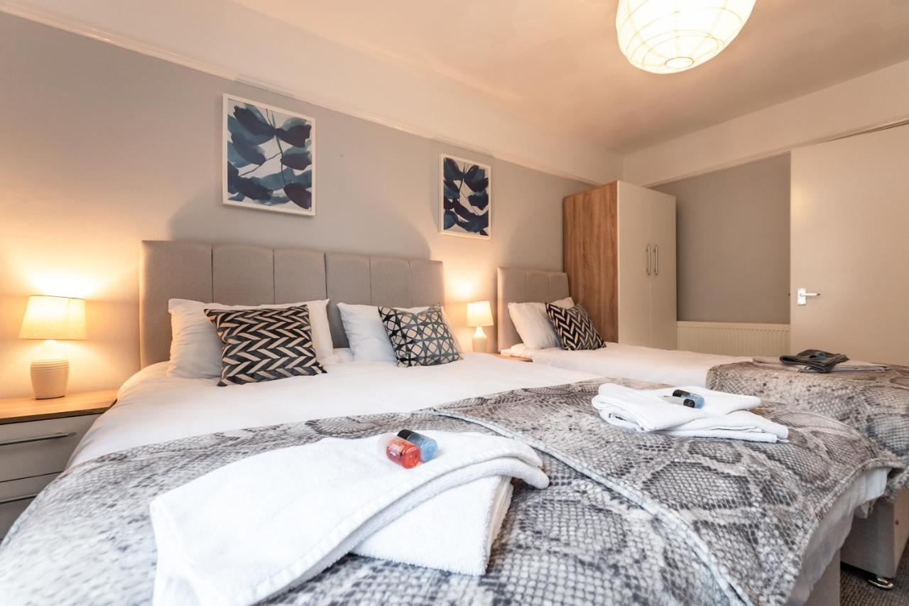 Best Price! Perfect Gunwharf Accommodation - 5 Single Beds Or Kingsize Free Parking พอร์ตสมัธ ภายนอก รูปภาพ