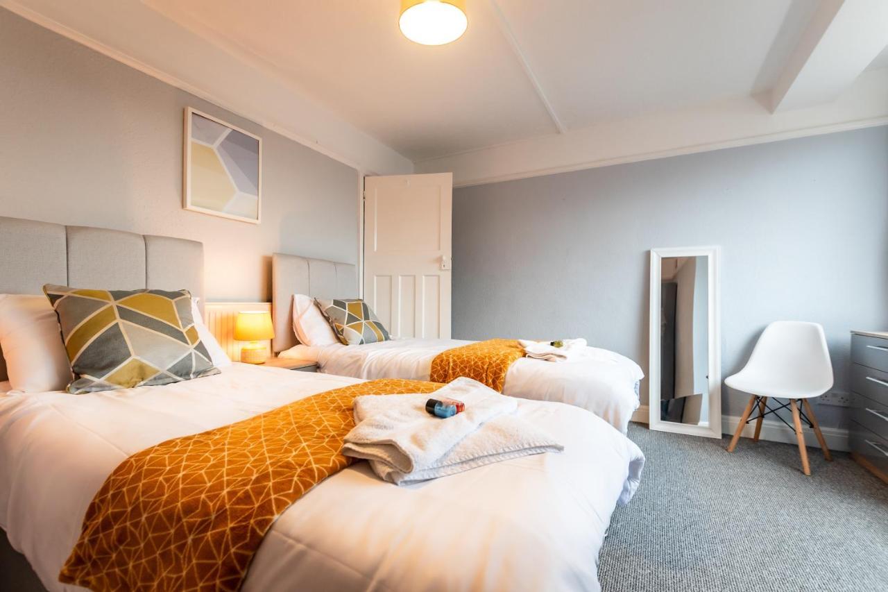 Best Price! Perfect Gunwharf Accommodation - 5 Single Beds Or Kingsize Free Parking พอร์ตสมัธ ภายนอก รูปภาพ
