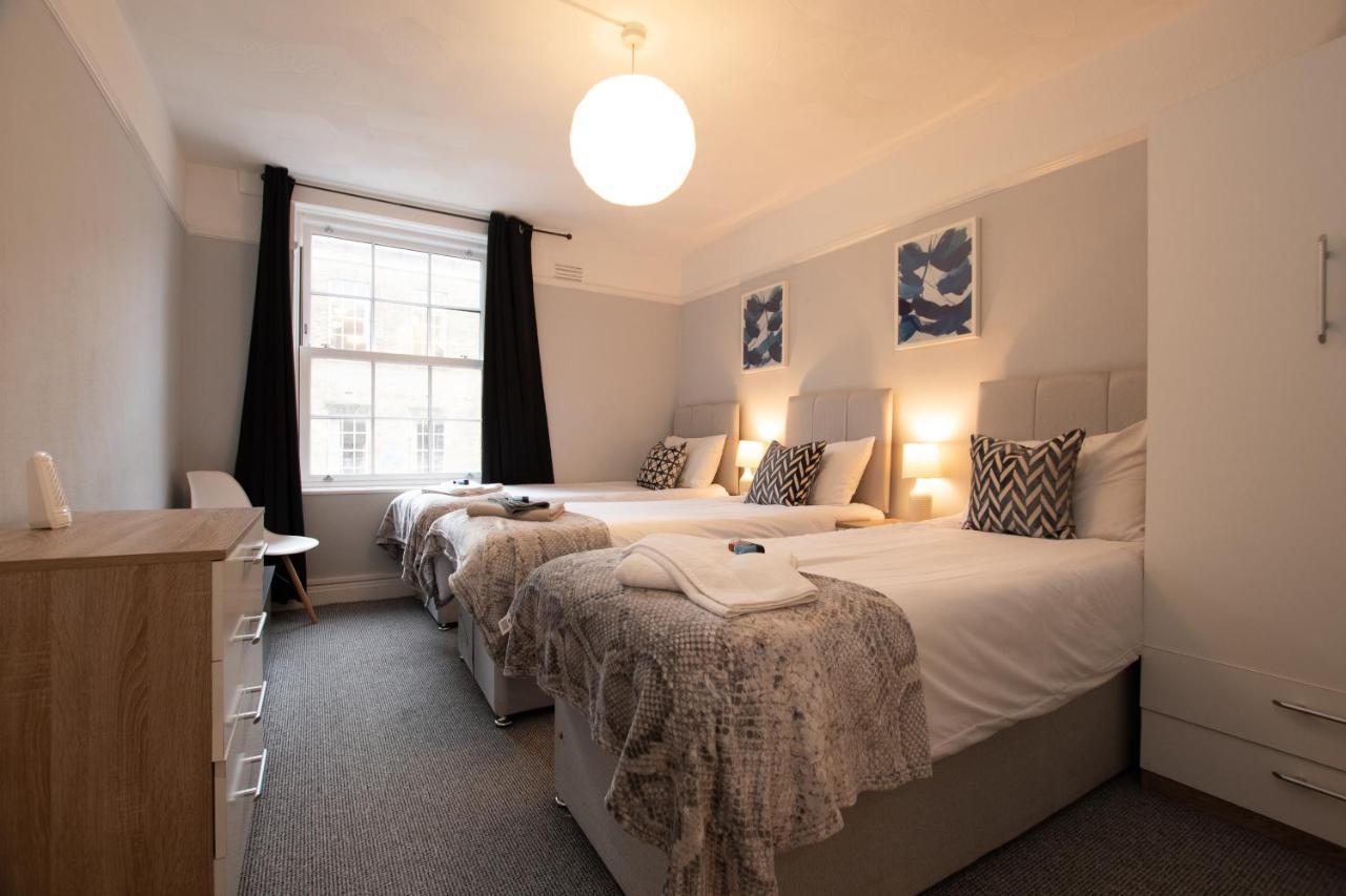 Best Price! Perfect Gunwharf Accommodation - 5 Single Beds Or Kingsize Free Parking พอร์ตสมัธ ภายนอก รูปภาพ