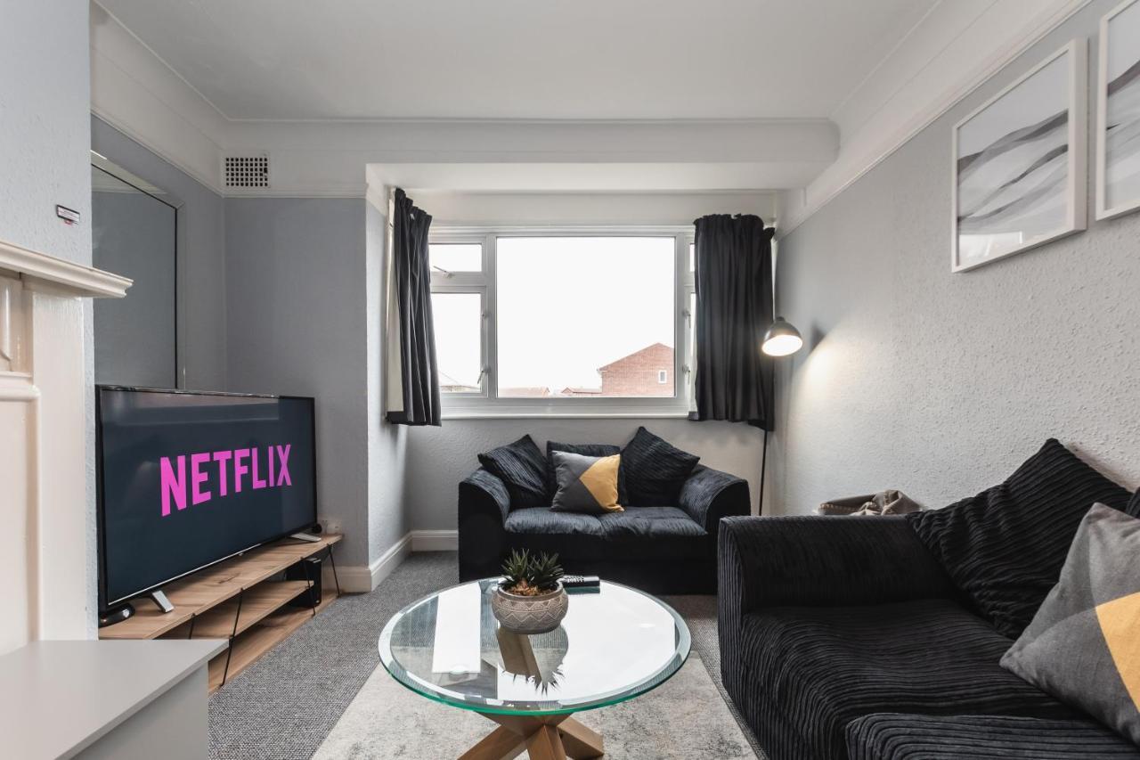 Best Price! Perfect Gunwharf Accommodation - 5 Single Beds Or Kingsize Free Parking พอร์ตสมัธ ภายนอก รูปภาพ
