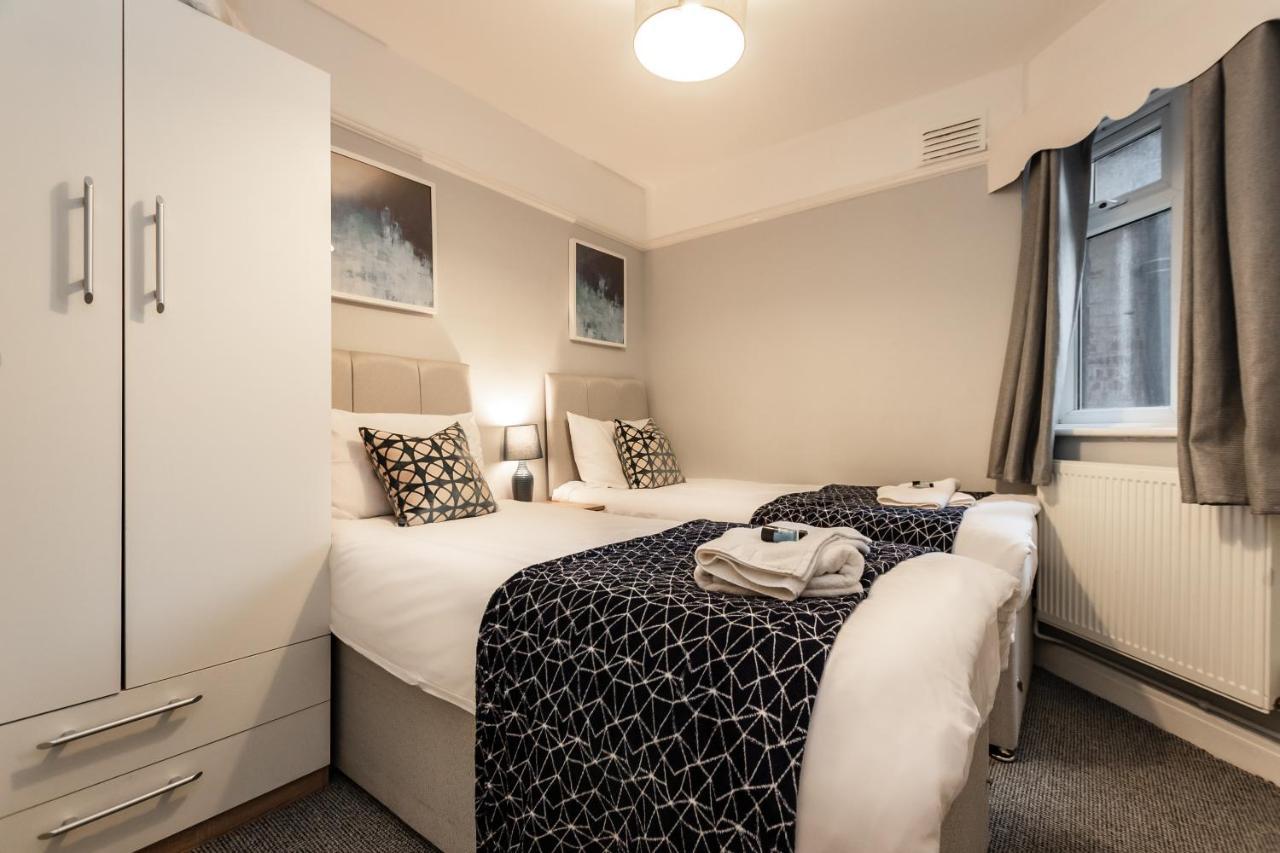 Best Price! Perfect Gunwharf Accommodation - 5 Single Beds Or Kingsize Free Parking พอร์ตสมัธ ภายนอก รูปภาพ