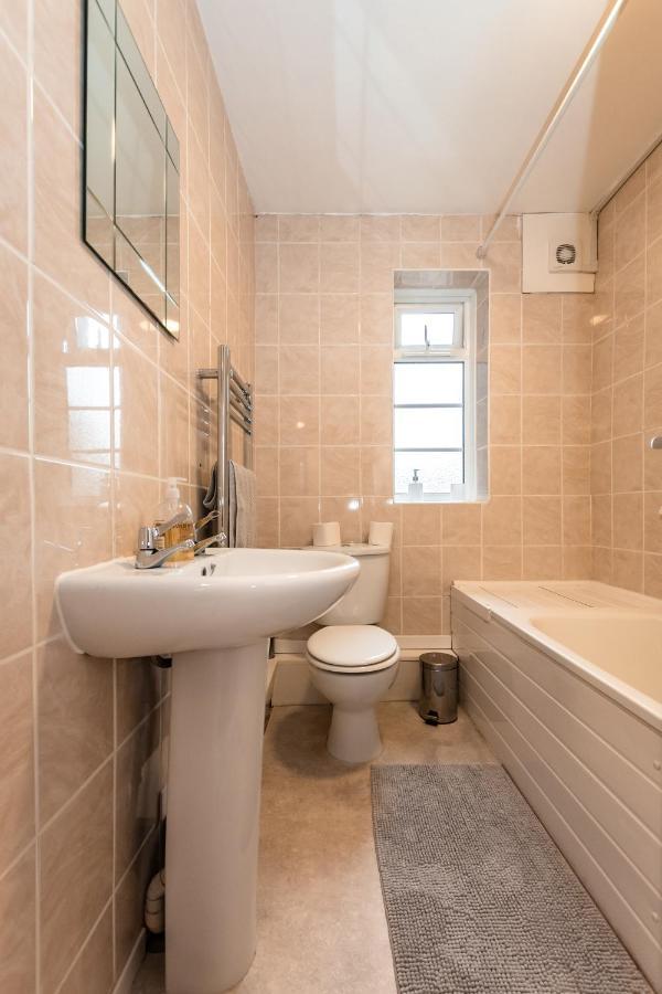 Best Price! Perfect Gunwharf Accommodation - 5 Single Beds Or Kingsize Free Parking พอร์ตสมัธ ภายนอก รูปภาพ