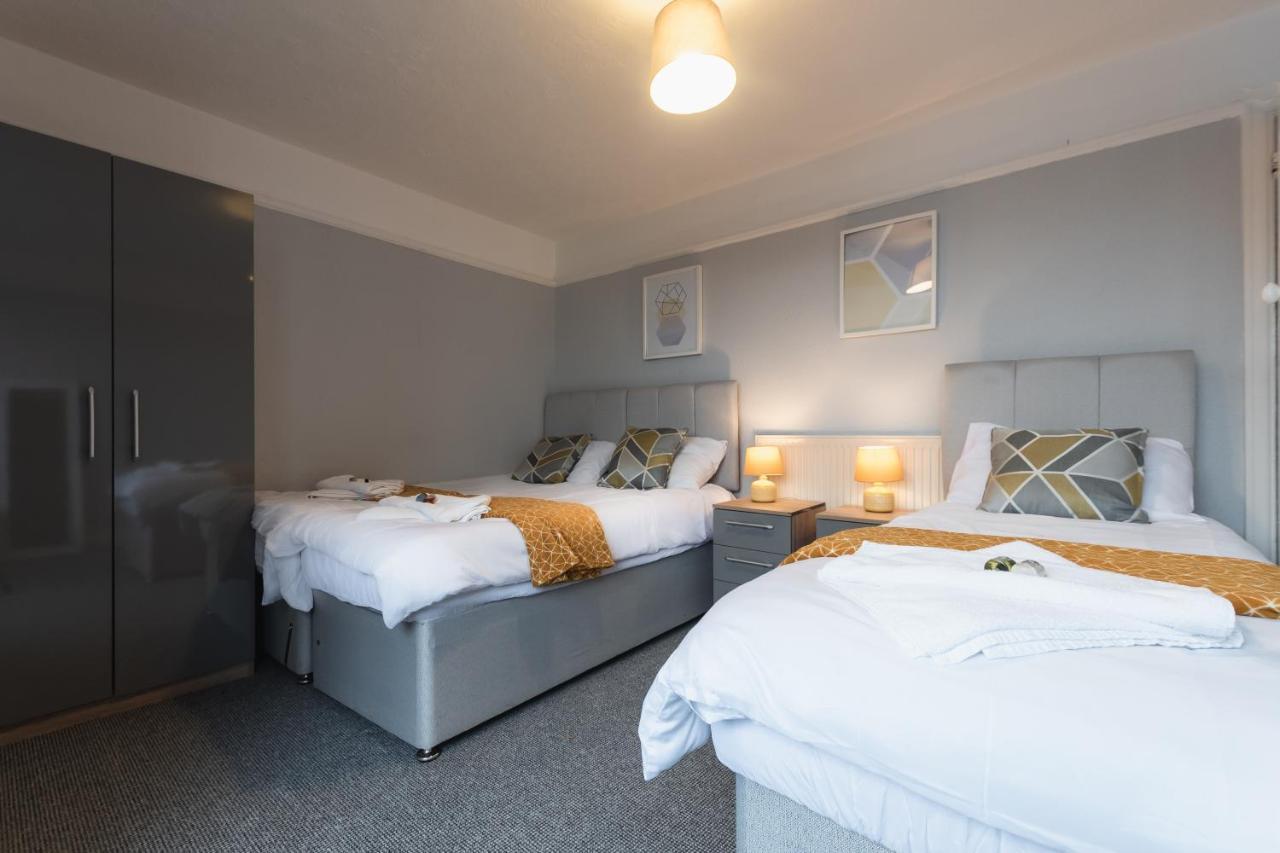 Best Price! Perfect Gunwharf Accommodation - 5 Single Beds Or Kingsize Free Parking พอร์ตสมัธ ภายนอก รูปภาพ