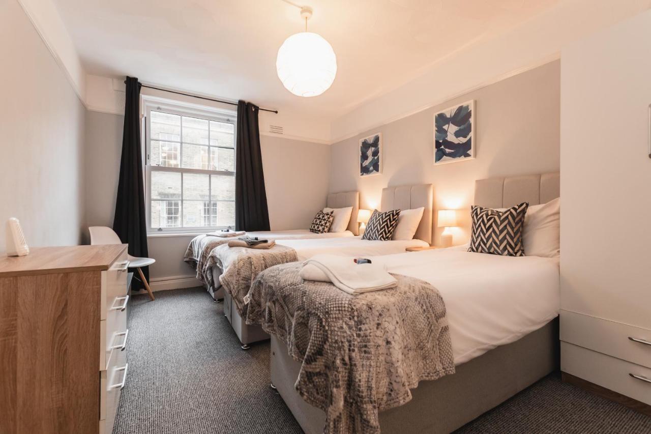 Best Price! Perfect Gunwharf Accommodation - 5 Single Beds Or Kingsize Free Parking พอร์ตสมัธ ภายนอก รูปภาพ