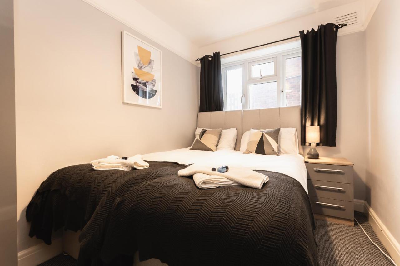 Best Price! Perfect Gunwharf Accommodation - 5 Single Beds Or Kingsize Free Parking พอร์ตสมัธ ภายนอก รูปภาพ