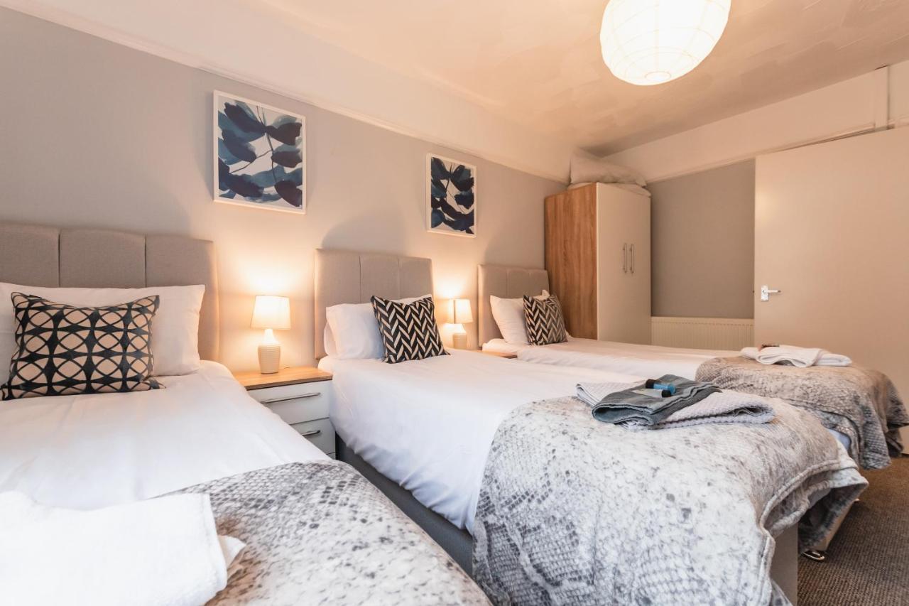 Best Price! Perfect Gunwharf Accommodation - 5 Single Beds Or Kingsize Free Parking พอร์ตสมัธ ภายนอก รูปภาพ
