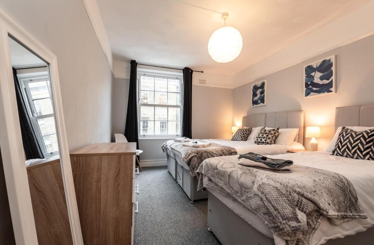 Best Price! Perfect Gunwharf Accommodation - 5 Single Beds Or Kingsize Free Parking พอร์ตสมัธ ภายนอก รูปภาพ