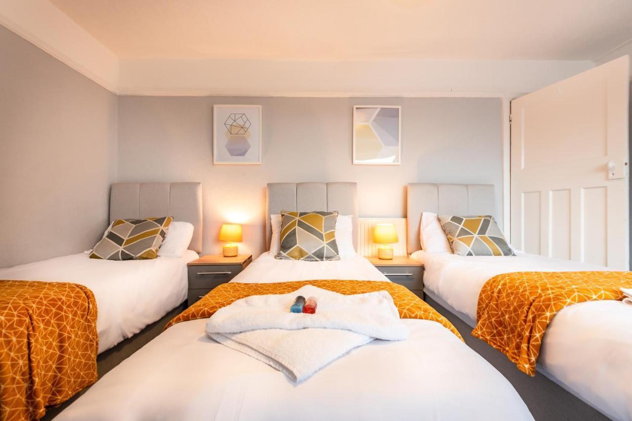 Best Price! Perfect Gunwharf Accommodation - 5 Single Beds Or Kingsize Free Parking พอร์ตสมัธ ภายนอก รูปภาพ